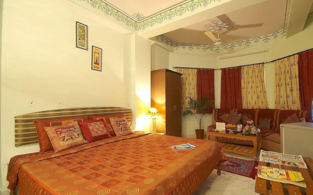 Hotel Sarang Palace