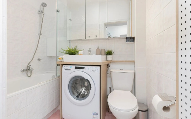 Apartment Wspólna Warsaw by Renters