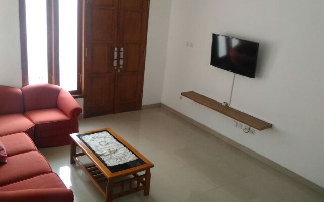Padma Laguna Guest House