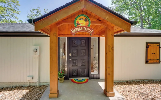 Spacious Decks & Dock: Margaritaville Home!