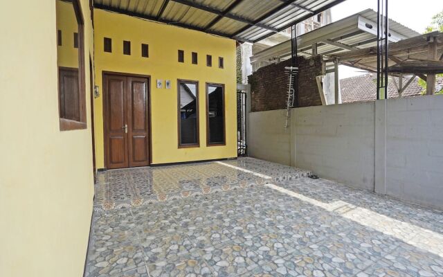 OYO Life 91869 Insan Mulia Kost Syariah