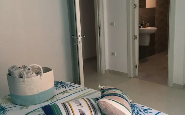 Intra Rooms