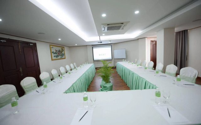 Le Mont Hotel