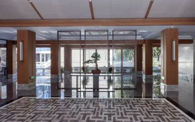 Yangzi Hotel