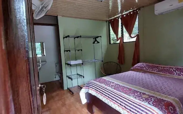 Hostal Y Cabinas Anita