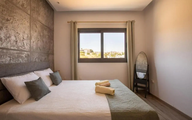 Eagles Nest- 2BR stylish, free park, Netflix