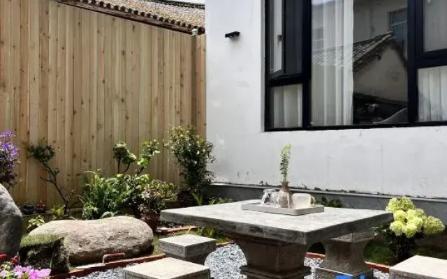Dali Xintong Courtyard Life Luxury Design Meisu (Erhai Caicun Branch)