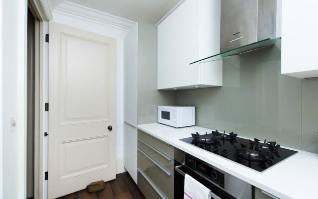 Luxury, Spacious 2BR Apartment in Mayfair