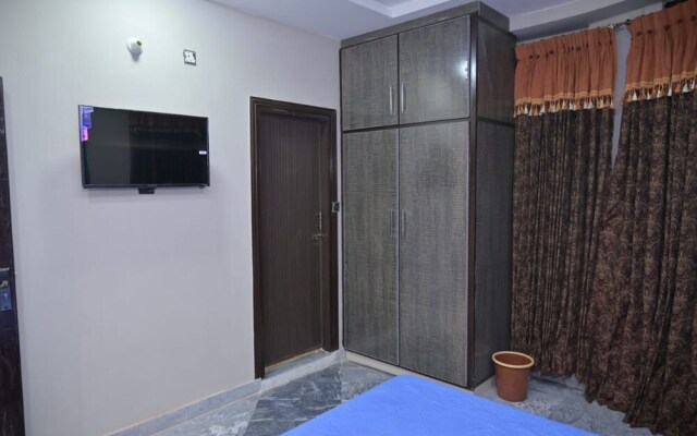 Royal Suites Hotel