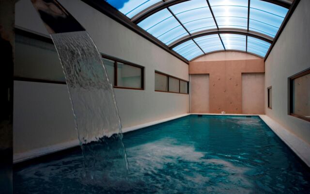 Valis Resort