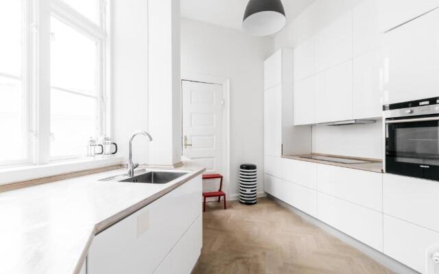 Lavish 4BR Flat in the Heart of CPH by The Canals