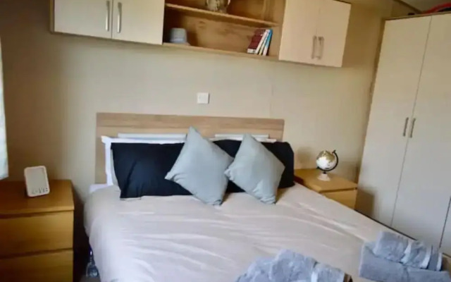 Tattershall Lakes Luxury Caravan With Hot tub