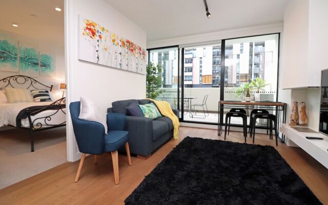 Urban Eden in South Yarra - Rejuvenate Stays