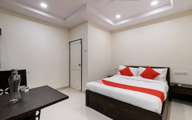 Poonam Palace Hotel