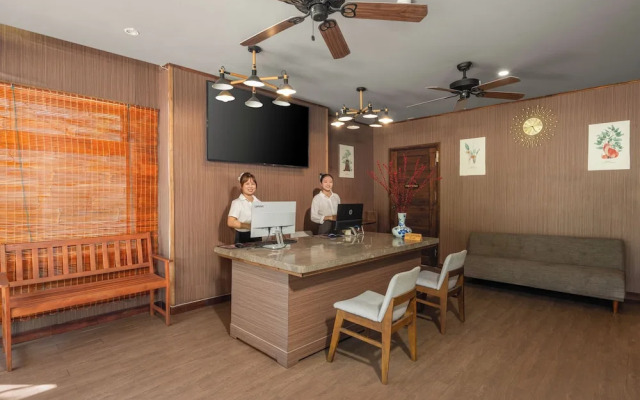 HA Ocean Front Hotel and Apartment