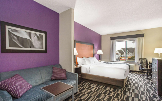 La Quinta Inn & Suites by Wyndham Norwich-Plainfield-Casino
