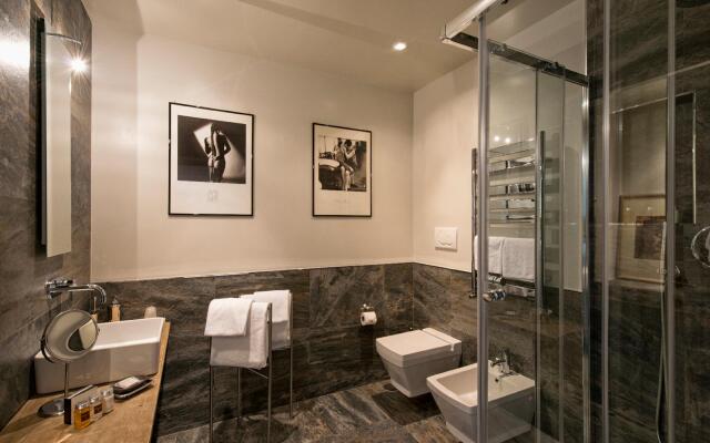 Hotel The Independent Suites