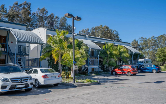 Novena Palms Motel
