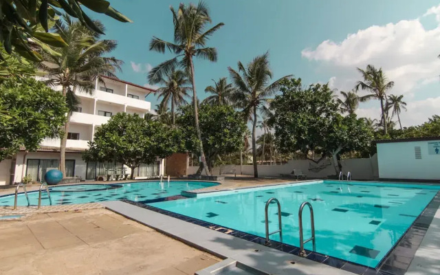 OYO 111 Sea Shine Beach Hotel