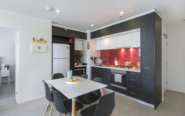 Modern 3 Bdr Apt Sutherland St