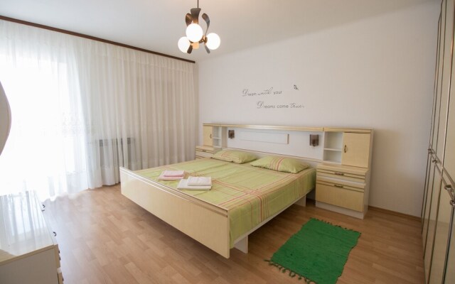 Apartment Mladen