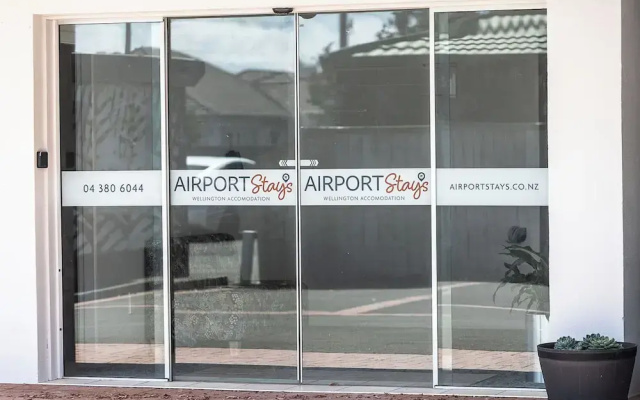 Airport Stays