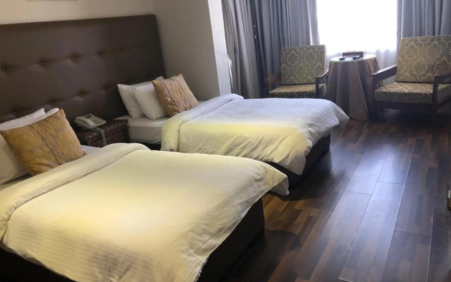 Gondola Hotel And Suites