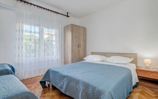 Seafront apt With Balcony, sea View and Mooring