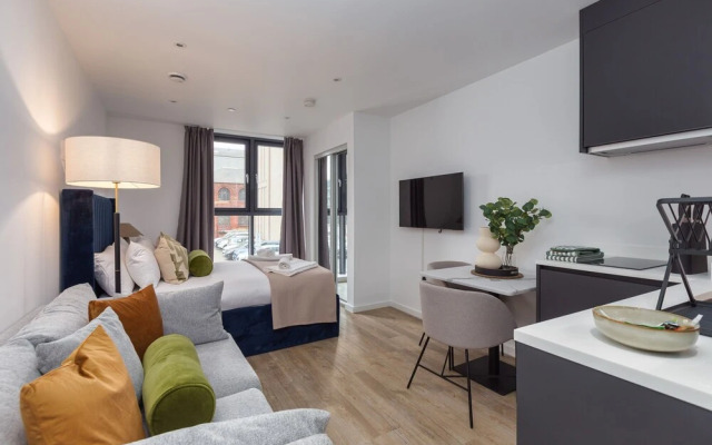 City-edge Studio Apartment