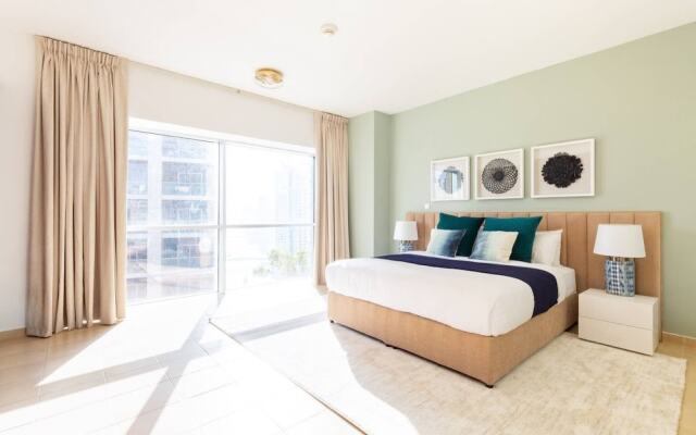 Visually Stunning 2BR in Dubai Marina - Sleeps 5!