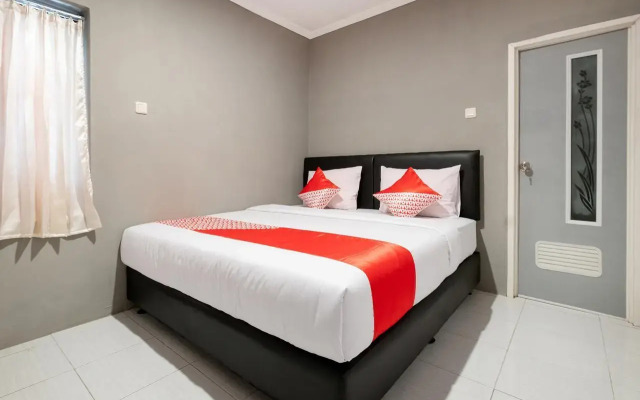 OYO 2669 Crown Residence