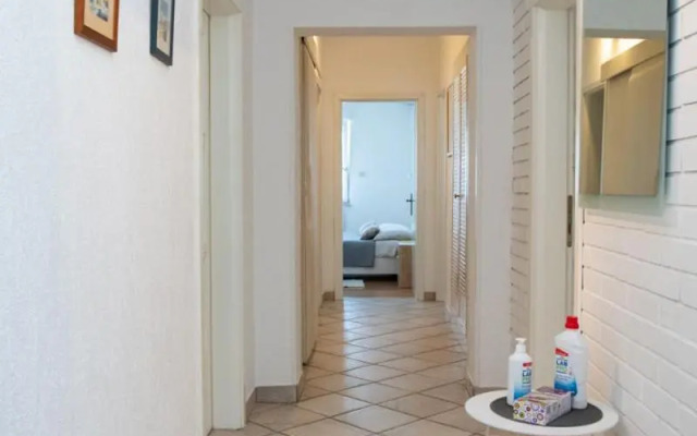 Villa Tomić Apartment Mia near the sea