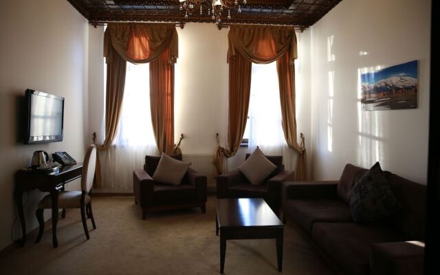 Cheltikov Hotel