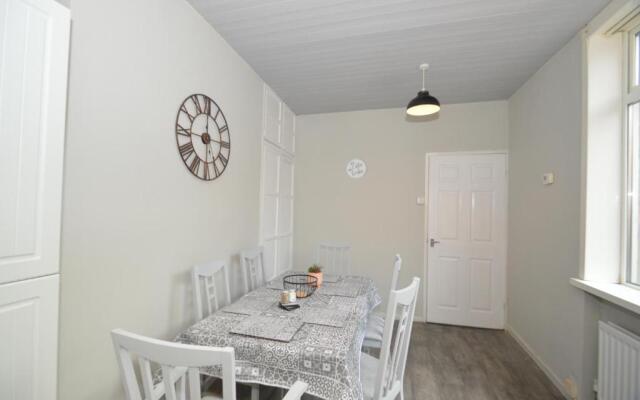 Spacious and Homely 3 Bedroom Flat - SuiteLivin