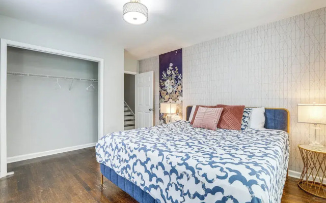 Pet-friendly Home w/ Hot Tub in Atlanta!
