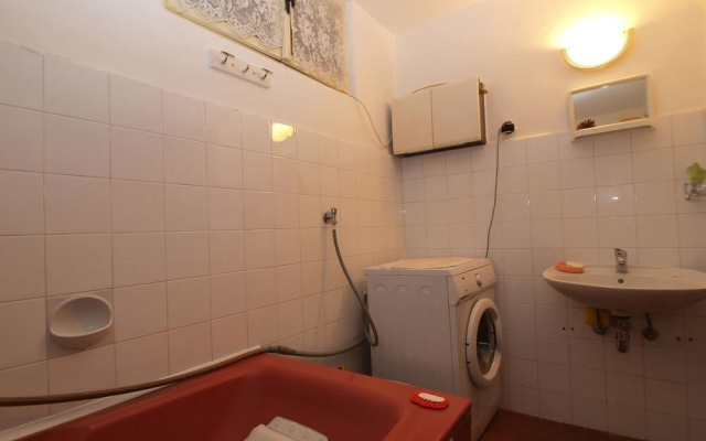 Apartment 1582