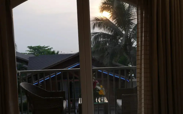 Foxoso Aaristo Baga Beach Resort