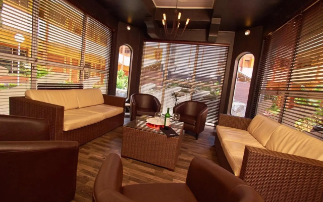 Gold Crest Hotel