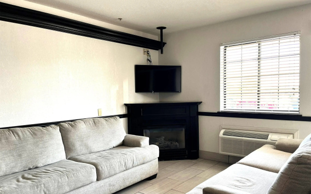 Super 8 by Wyndham Madison IN