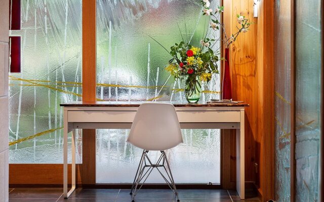 Stonehill Retreat - Private, Secluded, Luxury