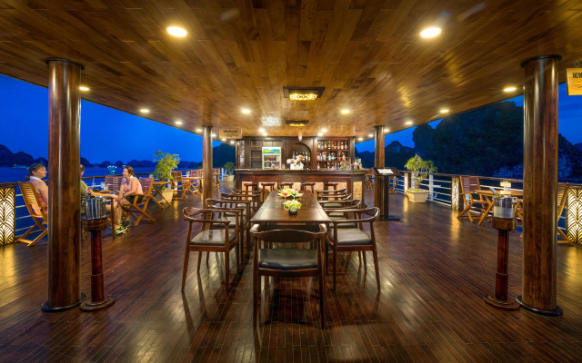 V'Spirit Cruise