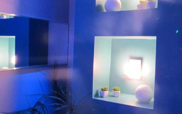 Uman Hotel (Motel)