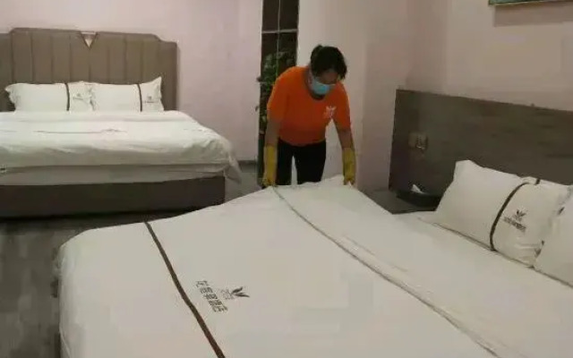 Santai Longtingyi Theme Hotel