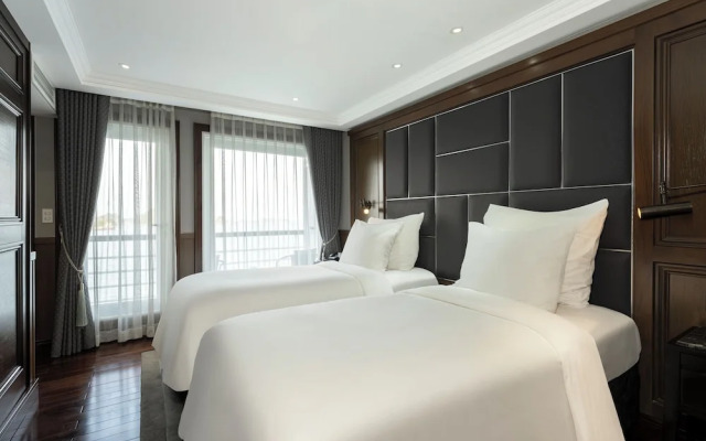 Ambassador Signature Cruise - Lan Ha Bay