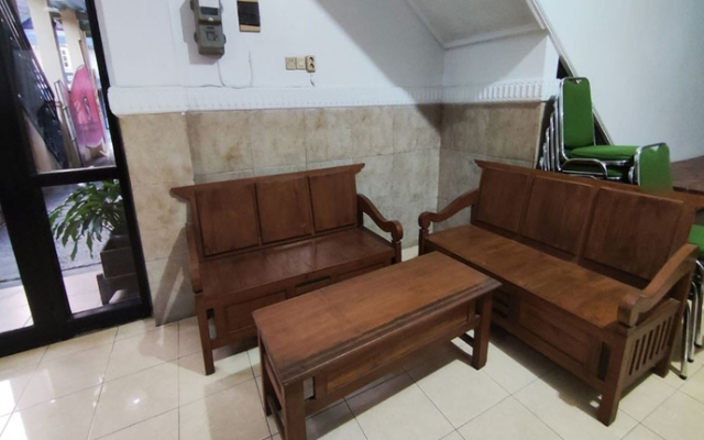 Capital O 93653 Kinasih Hotel