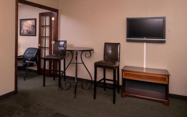 Rochester Airport Plaza Hotel
