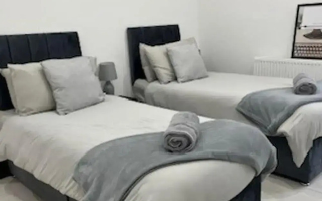 Urban, Sleeps 6 Private Garden-family Pet Friendly