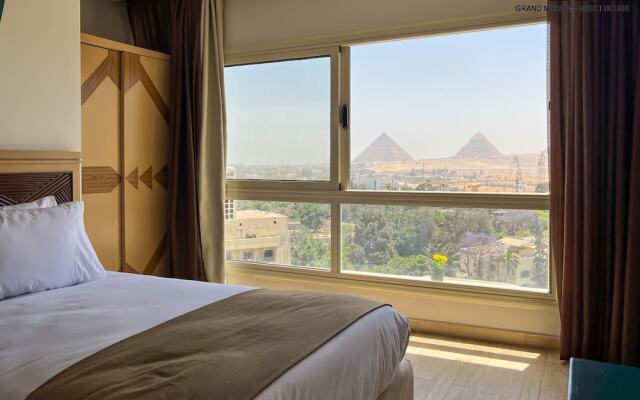 Grand Museum Guest House pyramids view