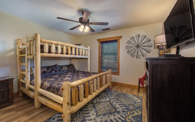 Luna Bear Lodge