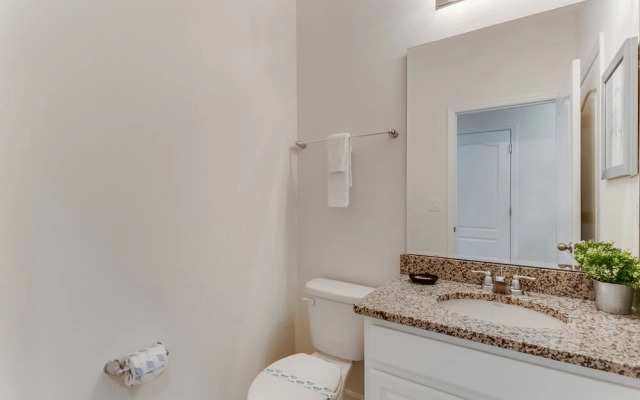 Oakwood Stree Villa Solterra 7041